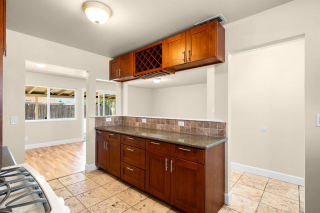 3827 Lankershim Way, North Highlands, CA 95660