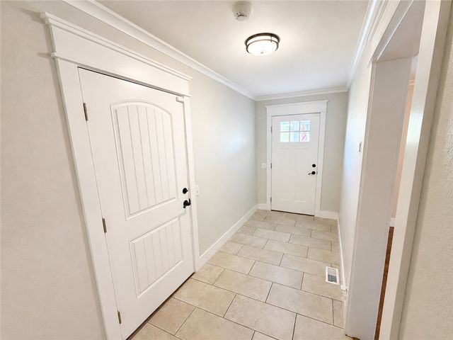 21385 Griggs Road, Springdale, AR 72762