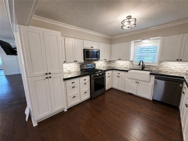 21385 Griggs Road, Springdale, AR 72762