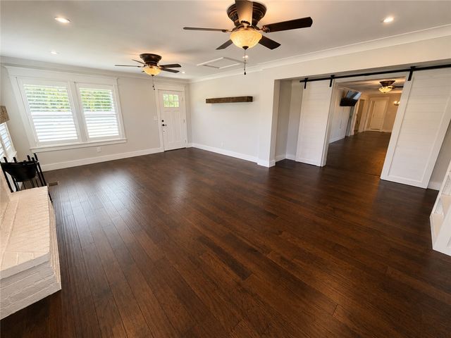 21385 Griggs Road, Springdale, AR 72762