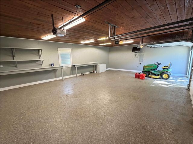 21385 Griggs Road, Springdale, AR 72762