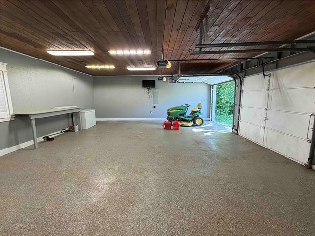 21385 Griggs Road, Springdale, AR 72762
