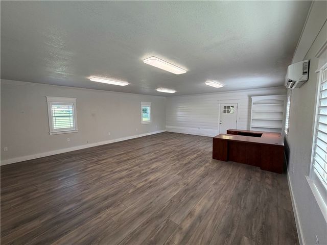 21385 Griggs Road, Springdale, AR 72762