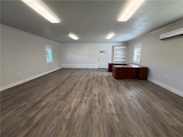 21385 Griggs Road, Springdale, AR 72762