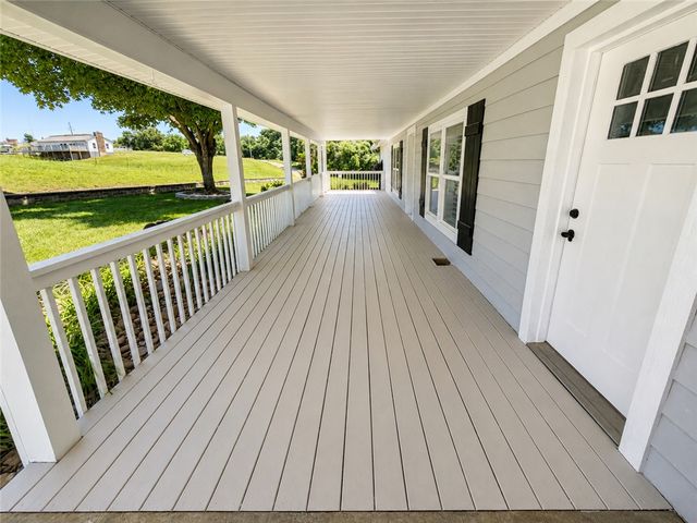 21385 Griggs Road, Springdale, AR 72762