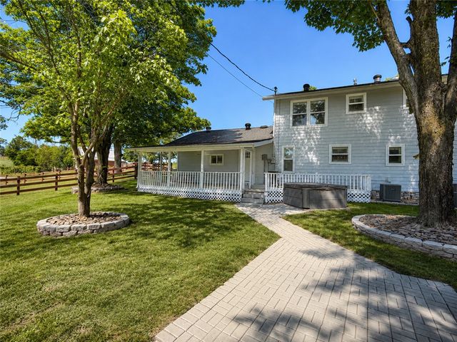 21385 Griggs Road, Springdale, AR 72762