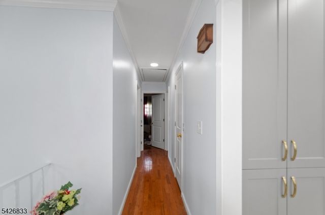 41 Cooper Ave, Roseland Boro, NJ 07068