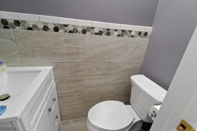 41 Cooper Ave, Roseland Boro, NJ 07068