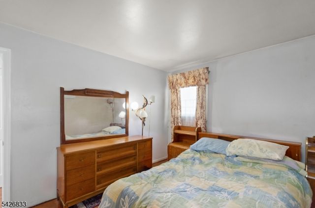 41 Cooper Ave, Roseland Boro, NJ 07068