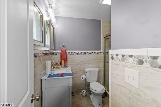 41 Cooper Ave, Roseland Boro, NJ 07068