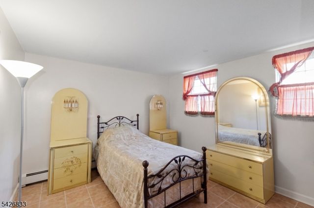 41 Cooper Ave, Roseland Boro, NJ 07068
