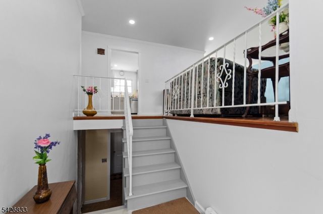 41 Cooper Ave, Roseland Boro, NJ 07068