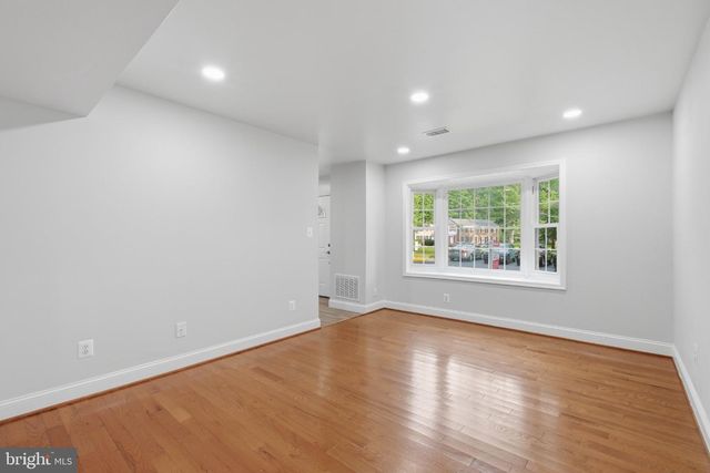 8312 MOLINE PL, Springfield, VA 22153
