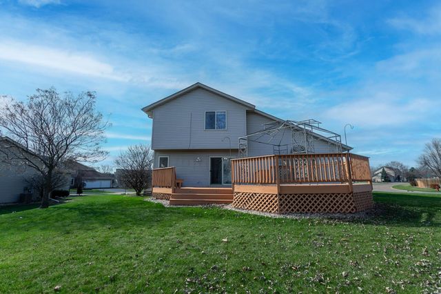 290 Pendryn Hill Overlook, Woodbury, MN 55125