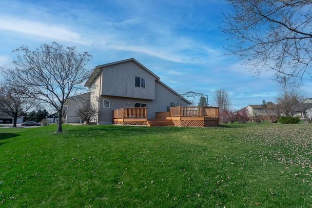 290 Pendryn Hill Overlook, Woodbury, MN 55125