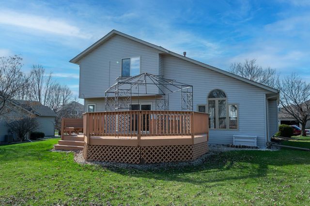 290 Pendryn Hill Overlook, Woodbury, MN 55125