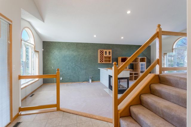 290 Pendryn Hill Overlook, Woodbury, MN 55125