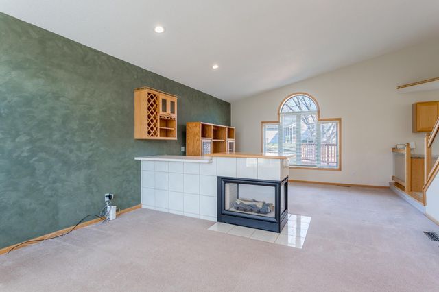 290 Pendryn Hill Overlook, Woodbury, MN 55125