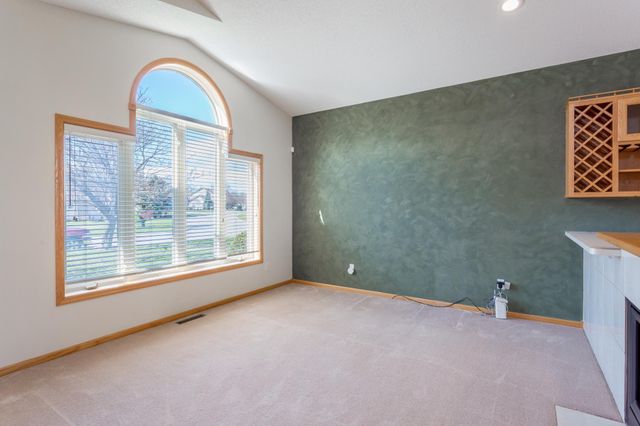 290 Pendryn Hill Overlook, Woodbury, MN 55125