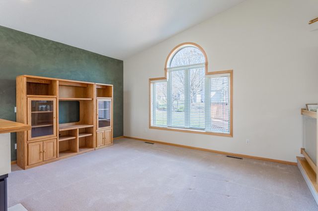290 Pendryn Hill Overlook, Woodbury, MN 55125