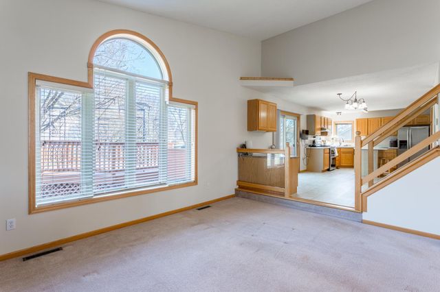 290 Pendryn Hill Overlook, Woodbury, MN 55125