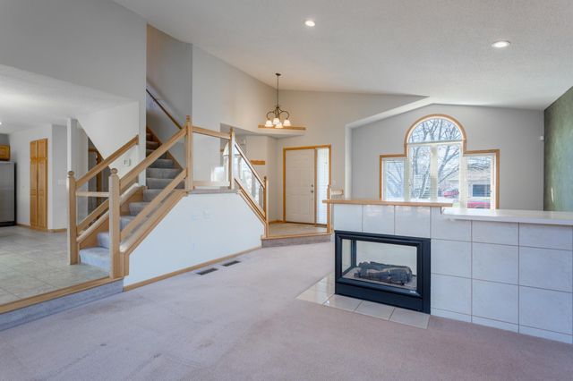 290 Pendryn Hill Overlook, Woodbury, MN 55125