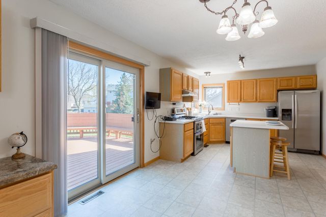 290 Pendryn Hill Overlook, Woodbury, MN 55125