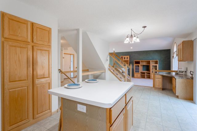 290 Pendryn Hill Overlook, Woodbury, MN 55125