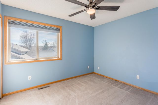 290 Pendryn Hill Overlook, Woodbury, MN 55125