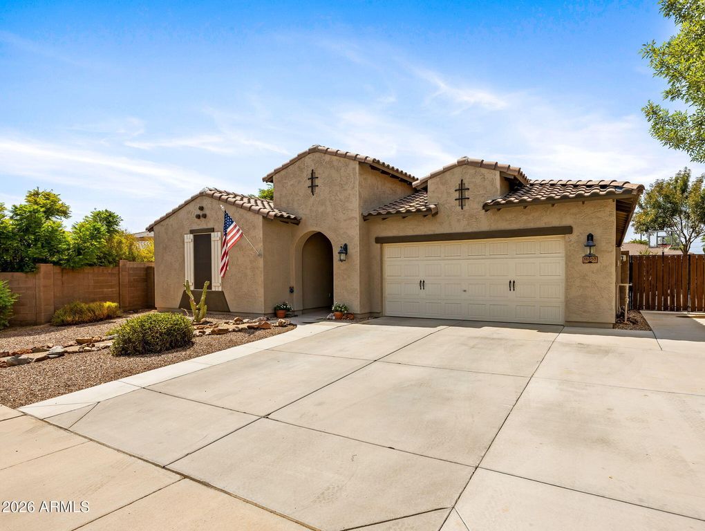 18053 W MONTECITO Avenue, Goodyear, AZ 85395 — photo 2