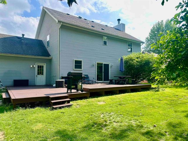400 Hemlock Lane, Marysville, MI 48040
