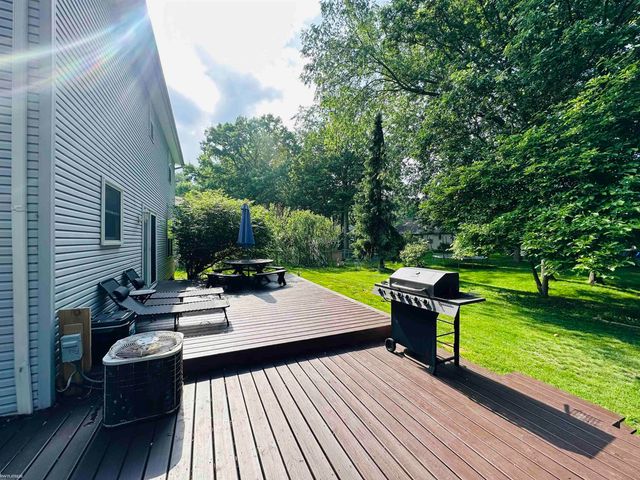 400 Hemlock Lane, Marysville, MI 48040