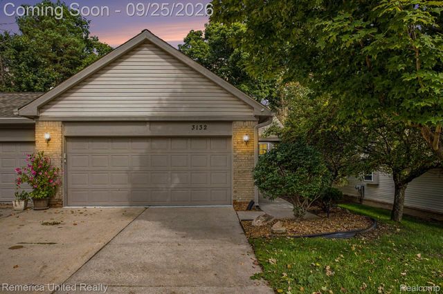 3132 Harbor Court, Waterford Charter Township, MI 48328