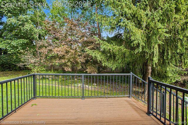 3132 Harbor Court, Waterford Charter Township, MI 48328