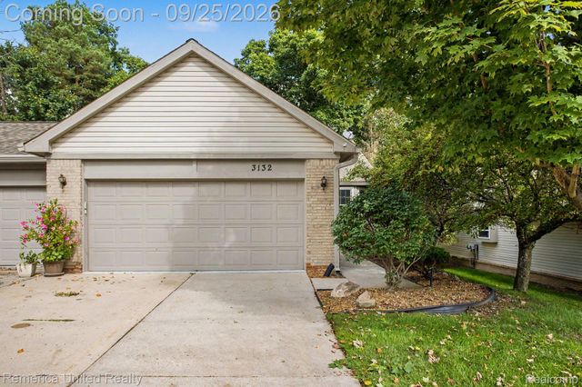 3132 Harbor Court, Waterford Charter Township, MI 48328