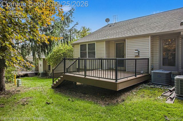 3132 Harbor Court, Waterford Charter Township, MI 48328