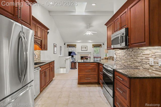 3132 Harbor Court, Waterford Charter Township, MI 48328