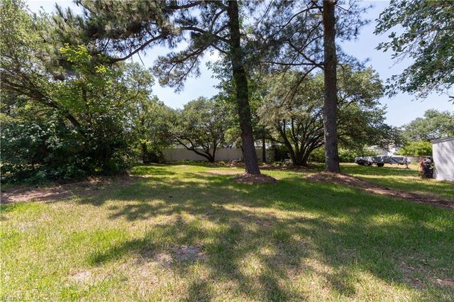 9559 19th Bay ST, Norfolk, VA 23518