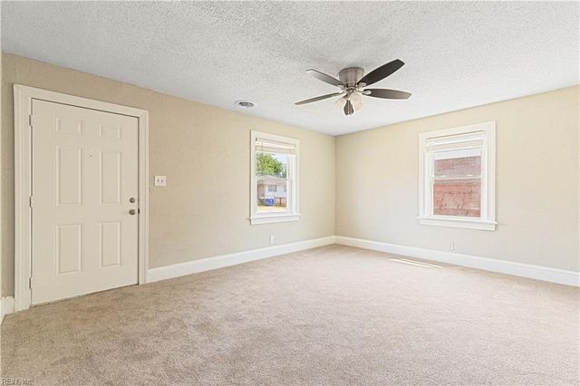 9559 19th Bay ST, Norfolk, VA 23518