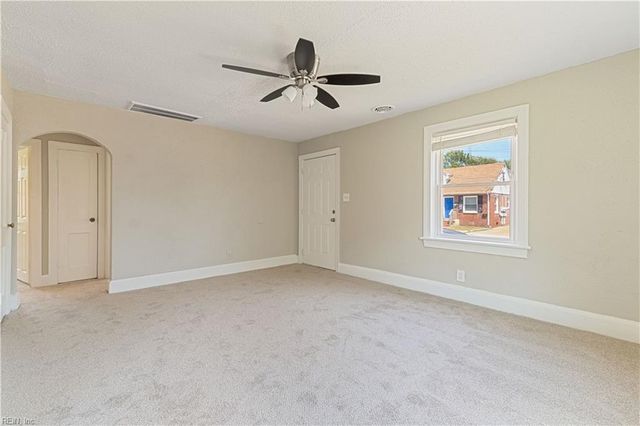 9559 19th Bay ST, Norfolk, VA 23518