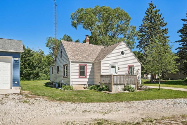 9207 39th AVENUE, Kenosha, WI 53142