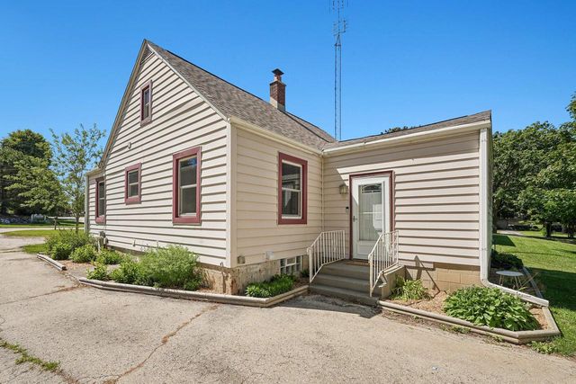9207 39th AVENUE, Kenosha, WI 53142