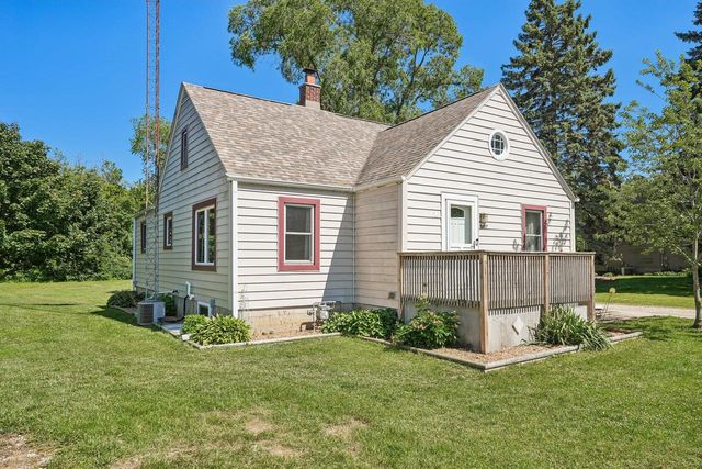9207 39th AVENUE, Kenosha, WI 53142