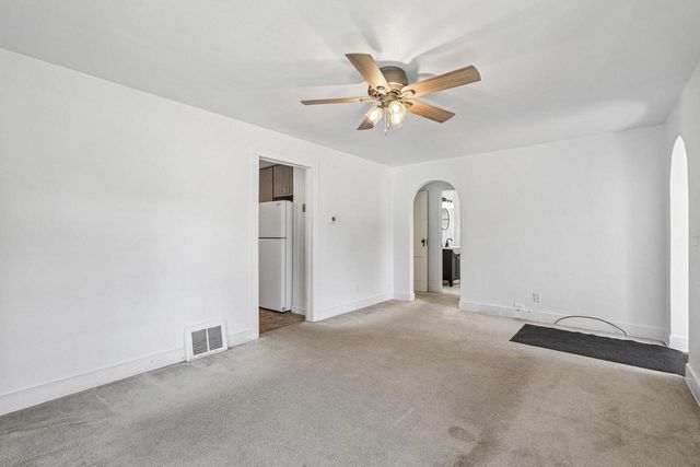 9207 39th AVENUE, Kenosha, WI 53142
