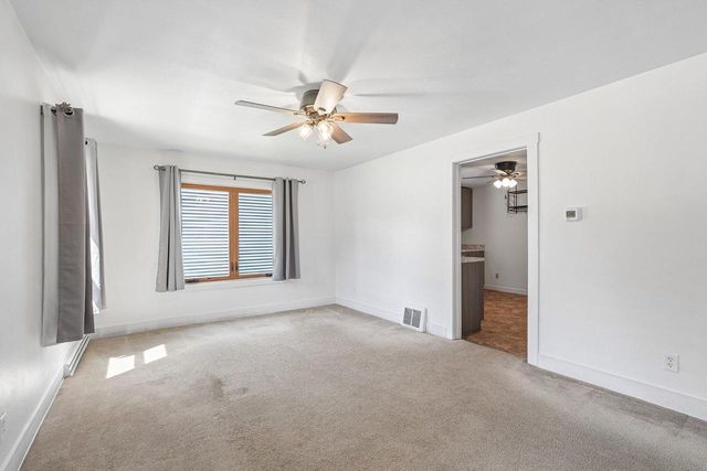 9207 39th AVENUE, Kenosha, WI 53142