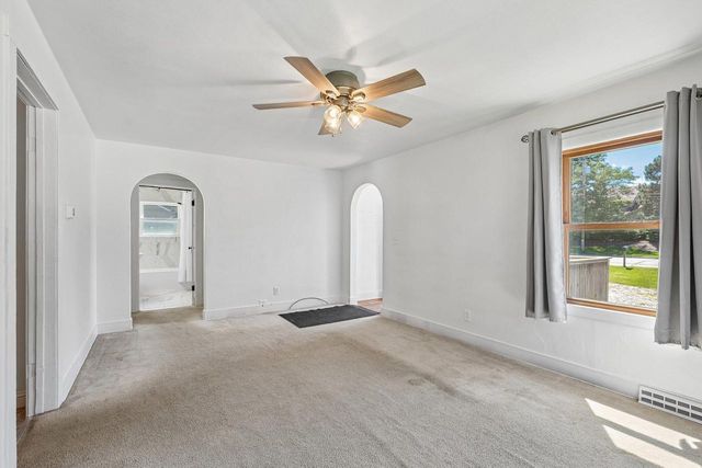 9207 39th AVENUE, Kenosha, WI 53142