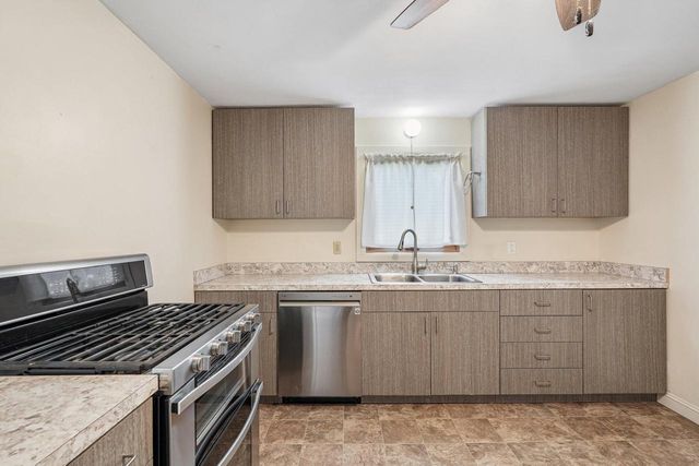9207 39th AVENUE, Kenosha, WI 53142