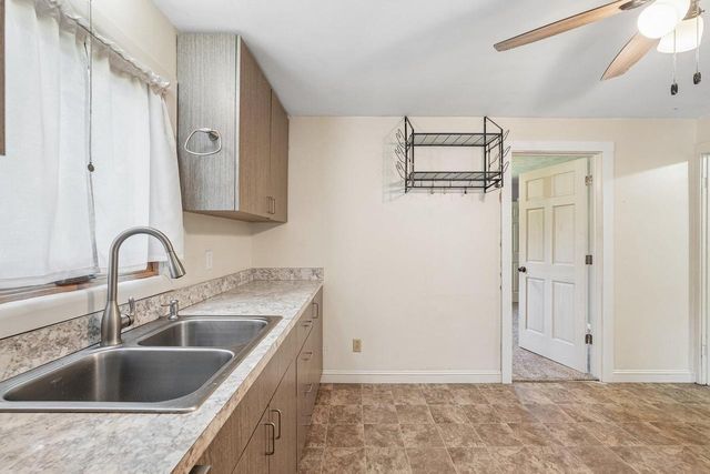 9207 39th AVENUE, Kenosha, WI 53142