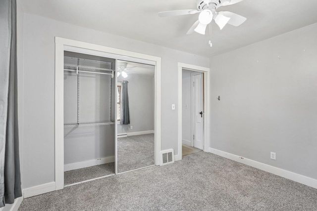 9207 39th AVENUE, Kenosha, WI 53142