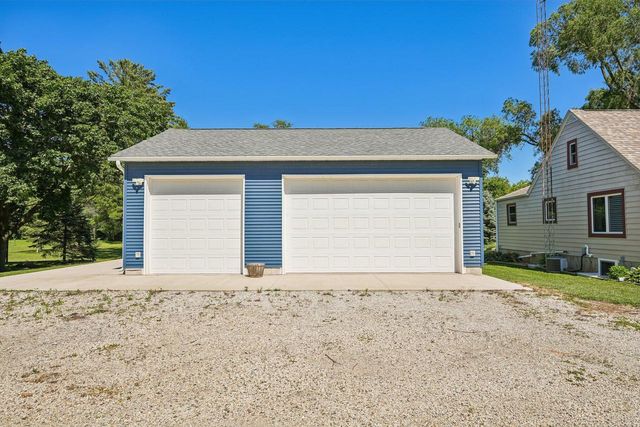 9207 39th AVENUE, Kenosha, WI 53142